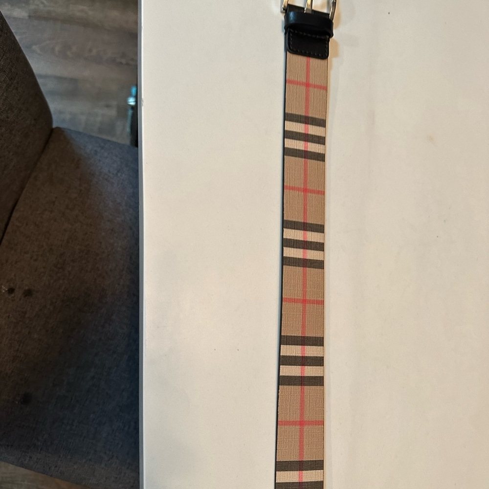 Men’s Burberry Belt pre worn